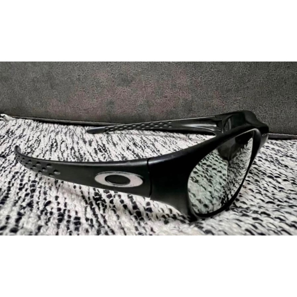 Oakley Fives Men's Sunglasses with Storage Bag, Used, Vintage 2000's - Picture 5 of 9
